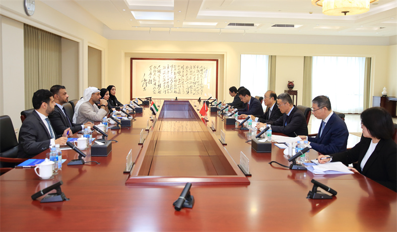 侯凱會(huì)見阿聯(lián)酋審計(jì)署審計(jì)長阿布希布斯